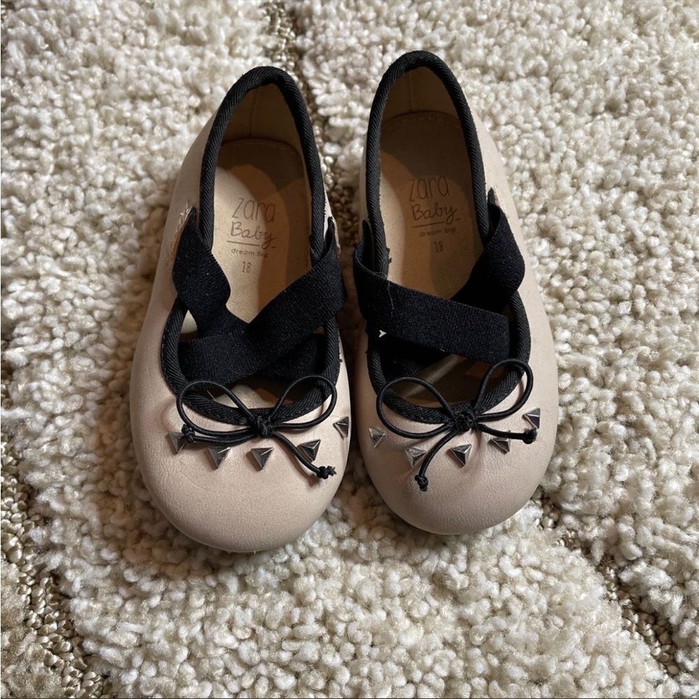 Zara baby shoes 1B‎